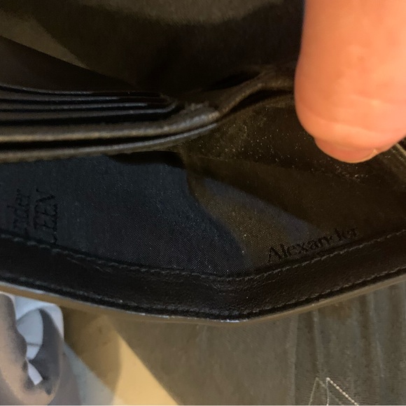Alexander McQueen Skull Wallet - Picture 5 of 5
